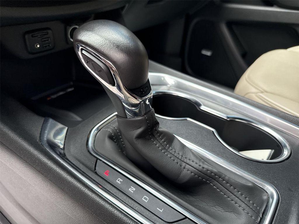 used 2022 Chevrolet Traverse car, priced at $30,000