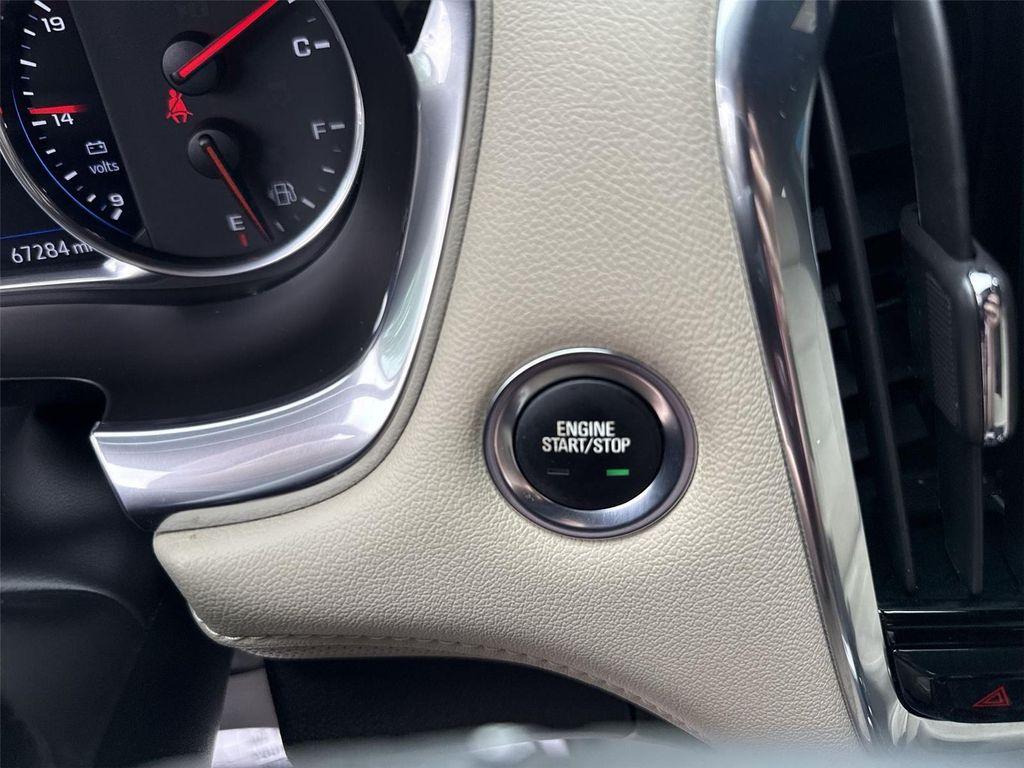 used 2022 Chevrolet Traverse car, priced at $30,000