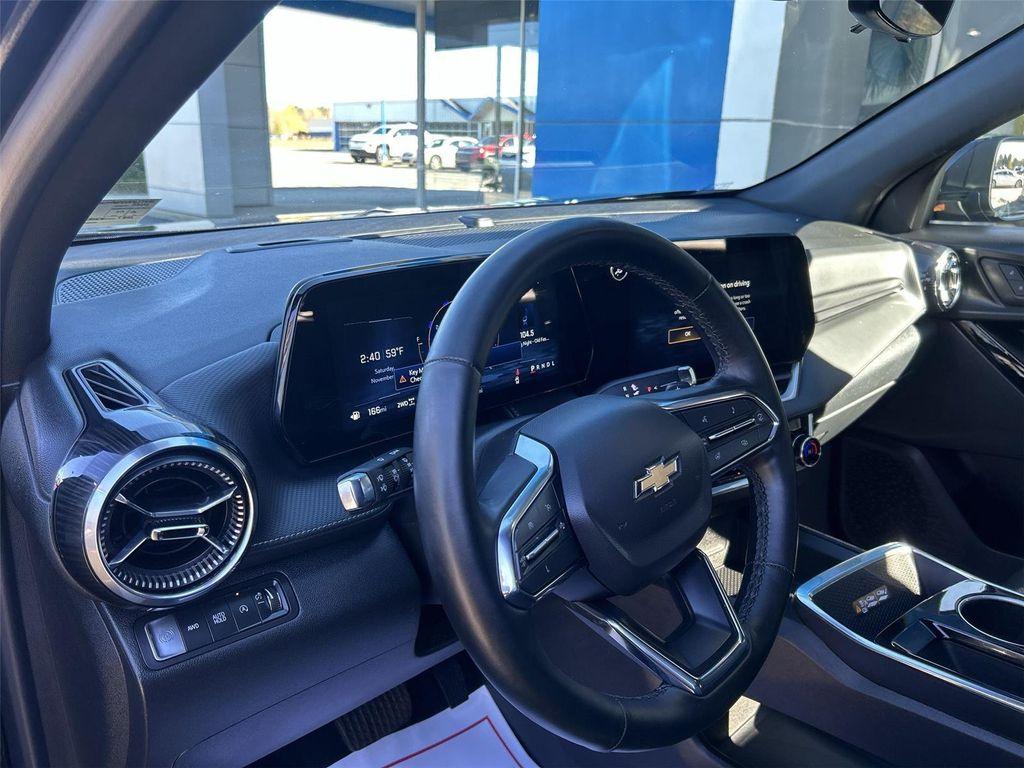 used 2025 Chevrolet Equinox car, priced at $29,000