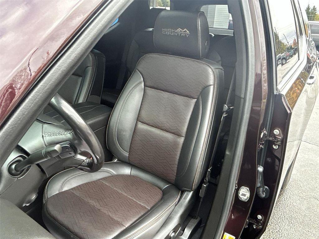 used 2022 Chevrolet Traverse car, priced at $37,500