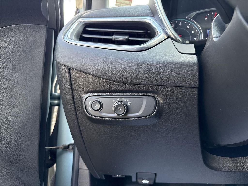 used 2022 Chevrolet Equinox car, priced at $14,000