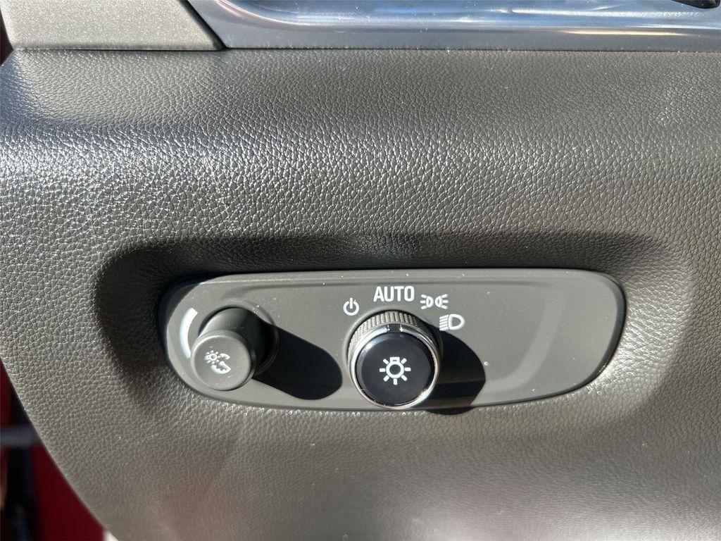 used 2022 Chevrolet Traverse car, priced at $26,500