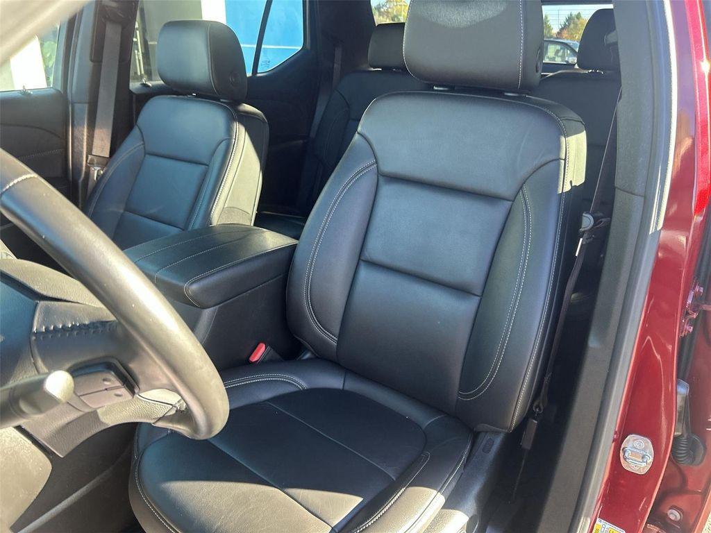 used 2022 Chevrolet Traverse car, priced at $26,500