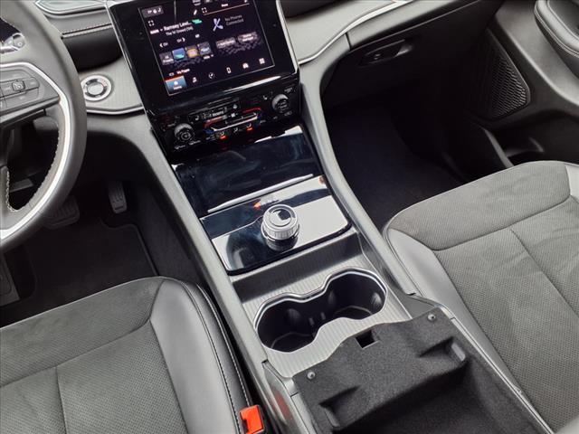 used 2024 Jeep Grand Cherokee car, priced at $39,995