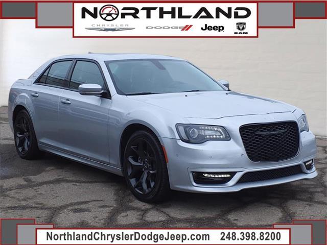 used 2022 Chrysler 300 car, priced at $25,999