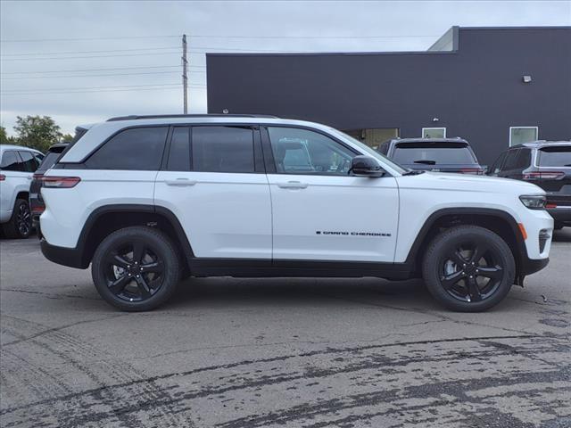 new 2024 Jeep Grand Cherokee car, priced at $43,500