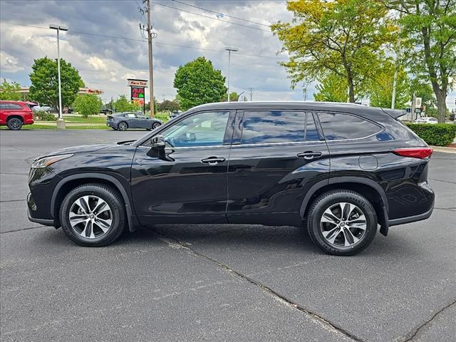 used 2021 Toyota Highlander car, priced at $35,995