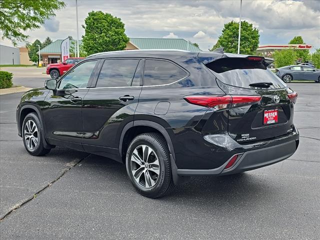 used 2021 Toyota Highlander car, priced at $35,995