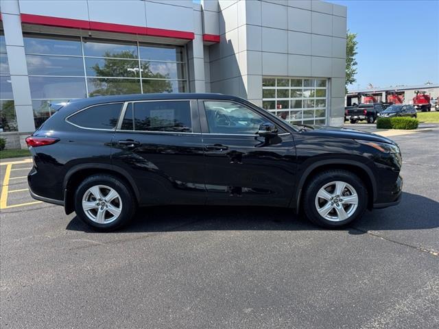 used 2023 Toyota Highlander car, priced at $33,499