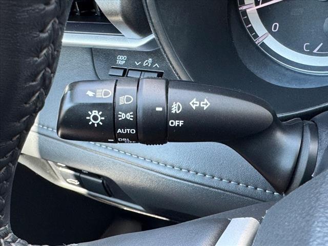 used 2023 Toyota Highlander car, priced at $33,499