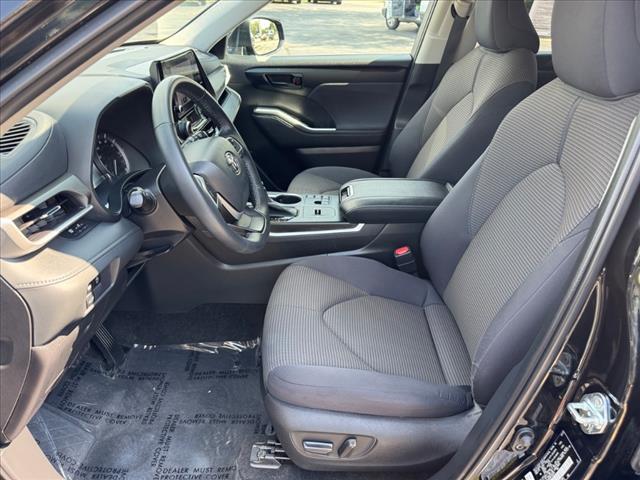 used 2023 Toyota Highlander car, priced at $33,499