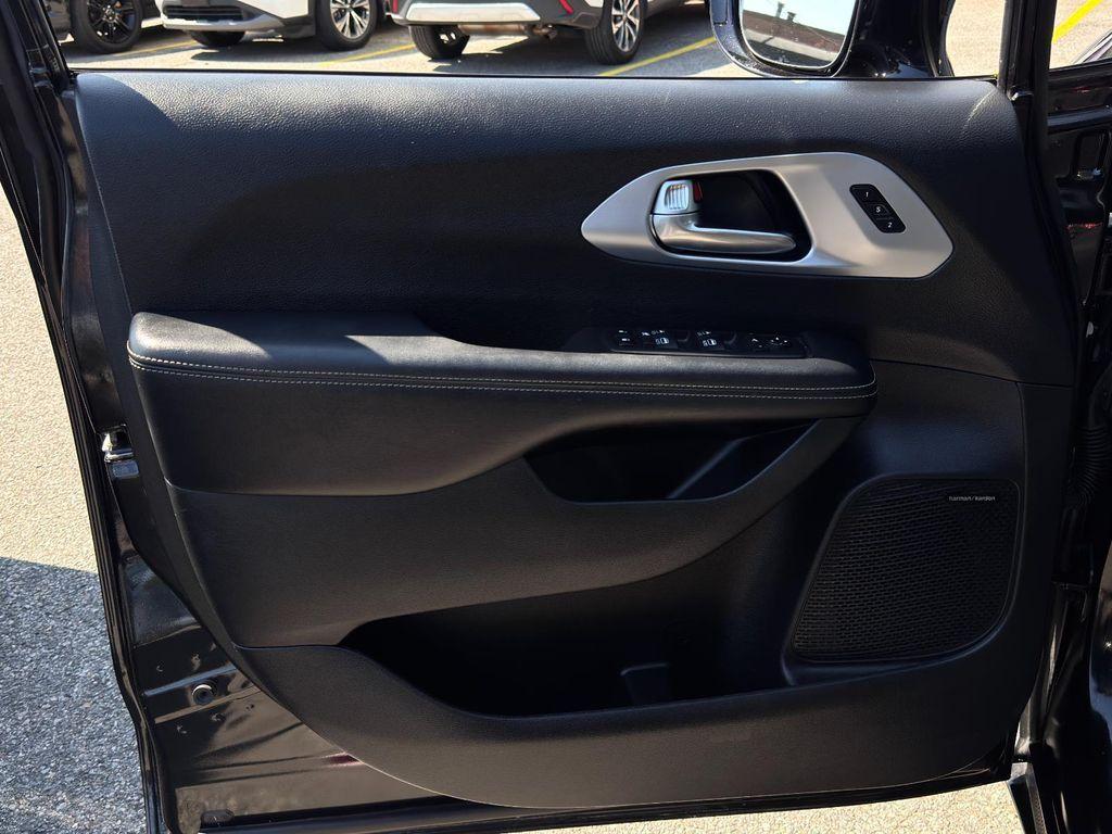 used 2020 Chrysler Pacifica car, priced at $16,895
