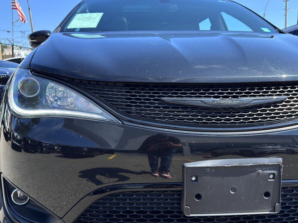 used 2020 Chrysler Pacifica car, priced at $16,895