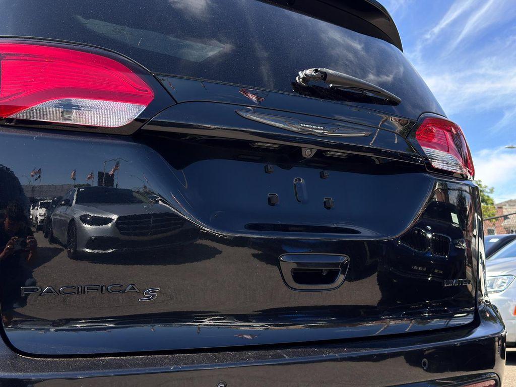 used 2020 Chrysler Pacifica car, priced at $16,895