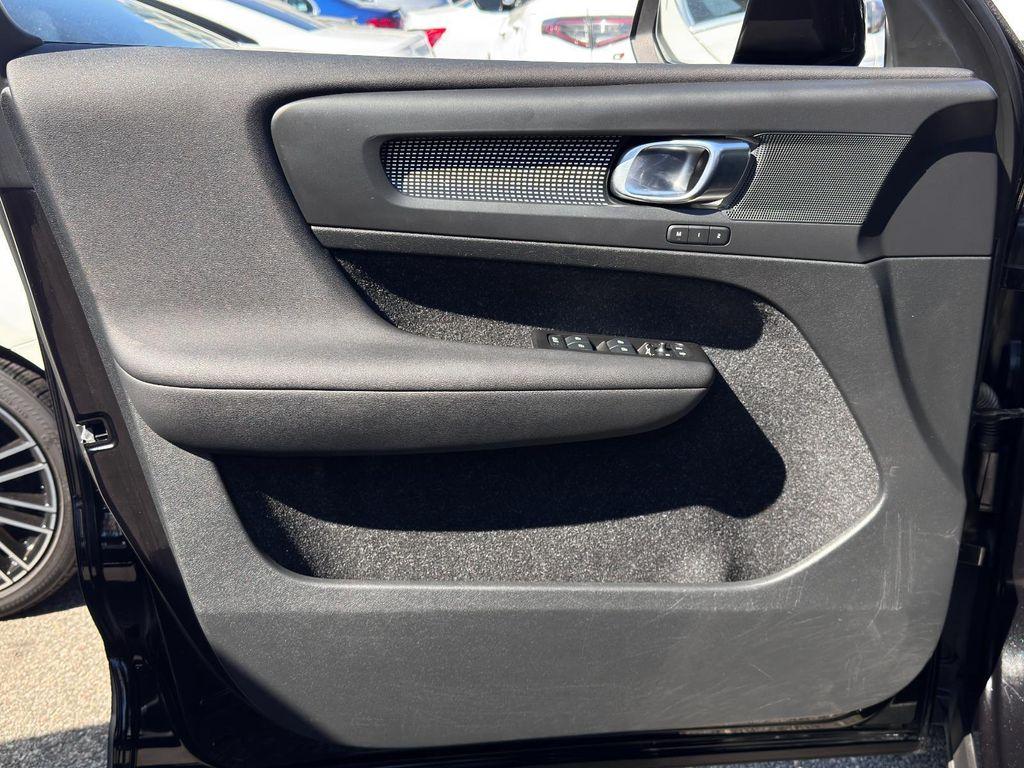 used 2021 Volvo XC40 car, priced at $21,799