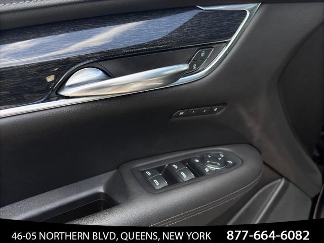 used 2022 Cadillac XT5 car, priced at $30,900