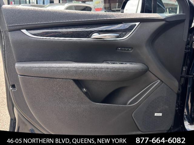 used 2022 Cadillac XT5 car, priced at $30,900