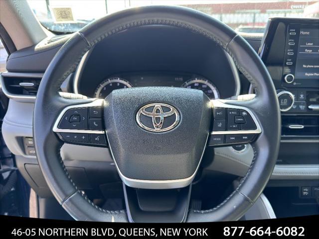 used 2022 Toyota Highlander car, priced at $34,500