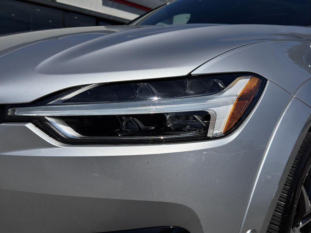 used 2021 Volvo XC60 Recharge Plug-In Hybrid car, priced at $28,595