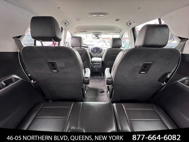 used 2021 Chevrolet Traverse car, priced at $27,800