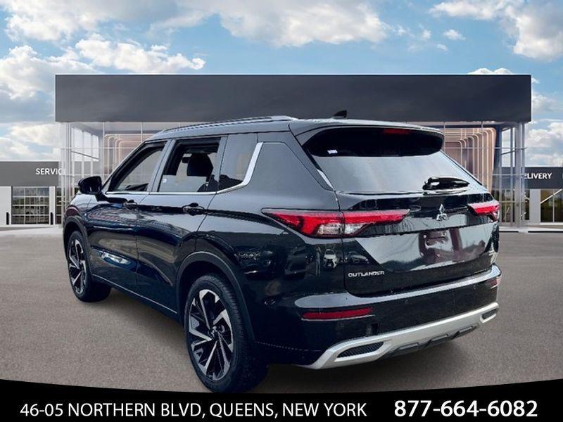 used 2022 Mitsubishi Outlander car, priced at $25,490