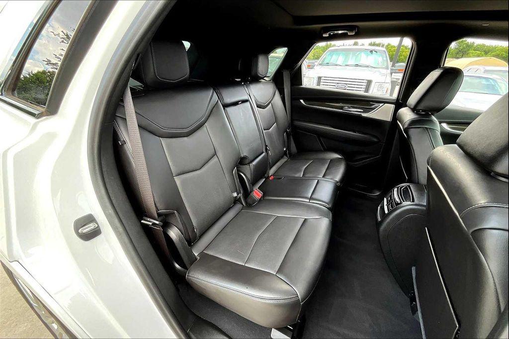 used 2022 Cadillac XT5 car, priced at $35,859
