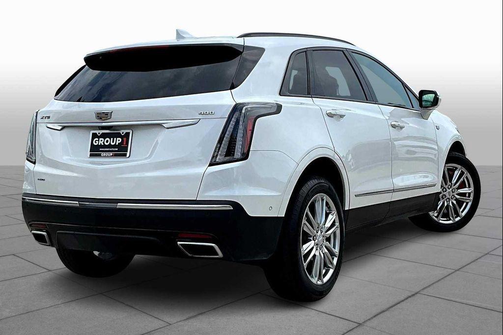 used 2022 Cadillac XT5 car, priced at $35,859