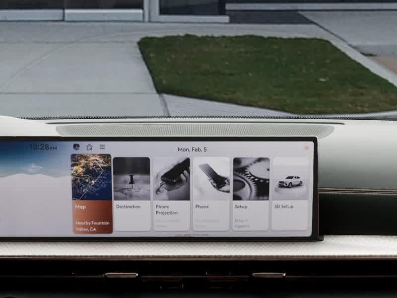 new 2025 Genesis GV80 car, priced at $79,482