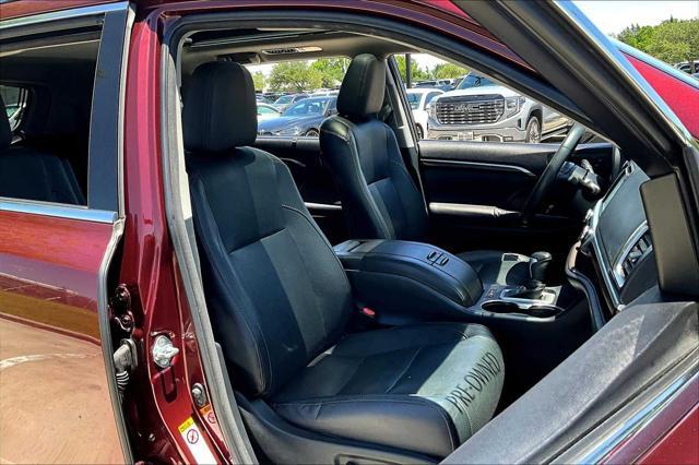 used 2016 Toyota Highlander car, priced at $19,795