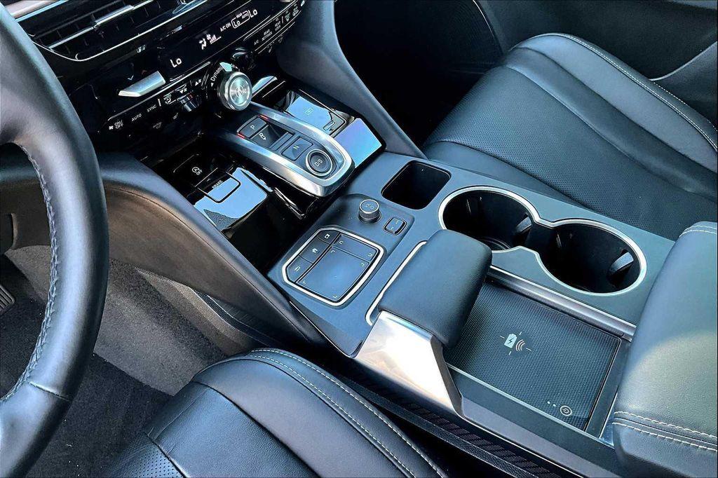 used 2022 Acura MDX car, priced at $34,081