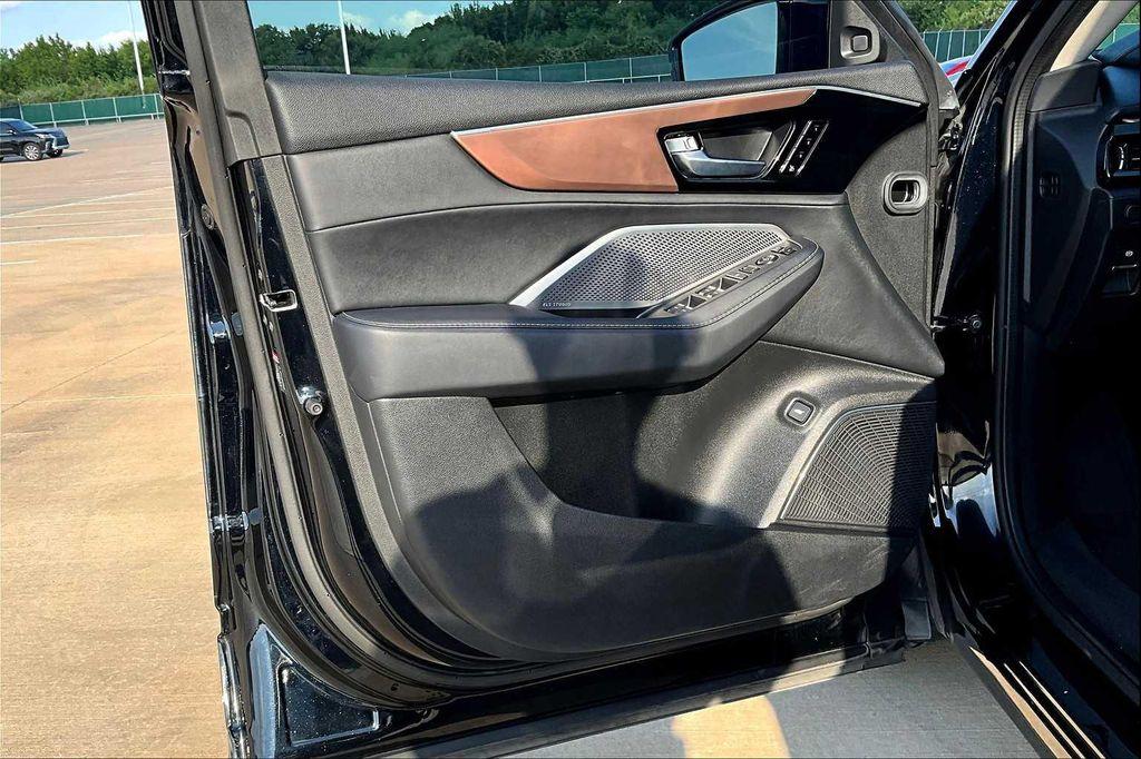 used 2022 Acura MDX car, priced at $34,081
