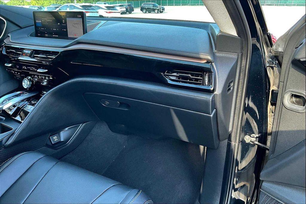 used 2022 Acura MDX car, priced at $34,081