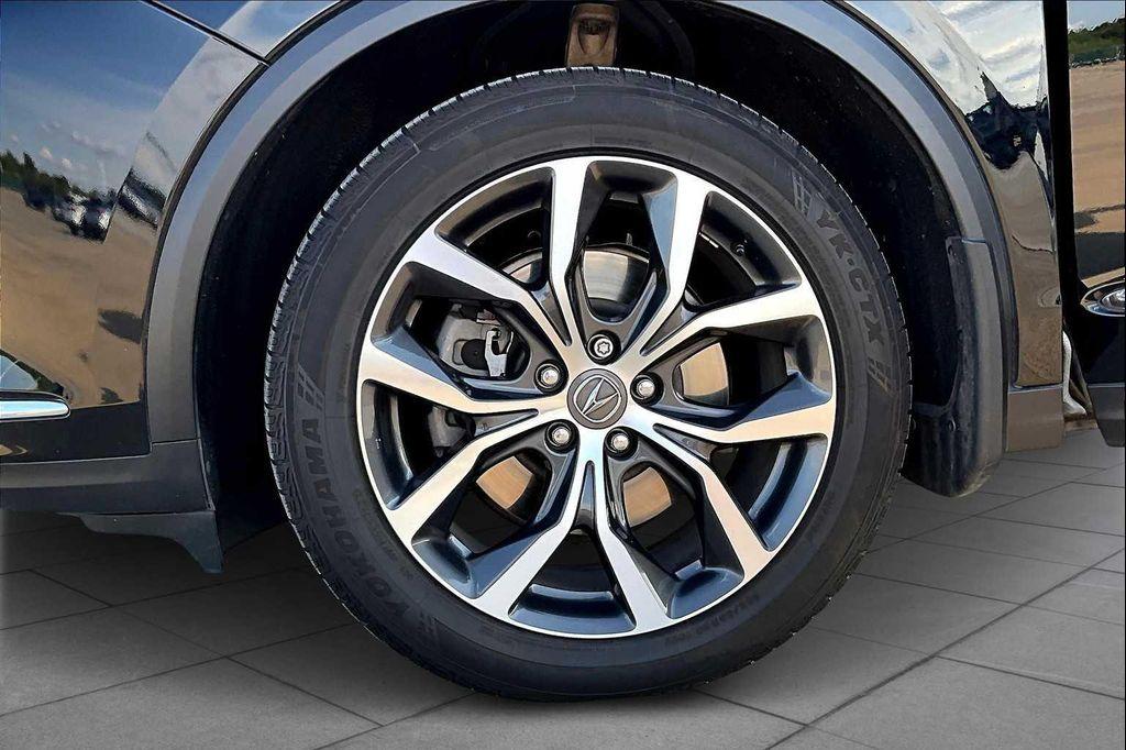used 2022 Acura MDX car, priced at $34,081