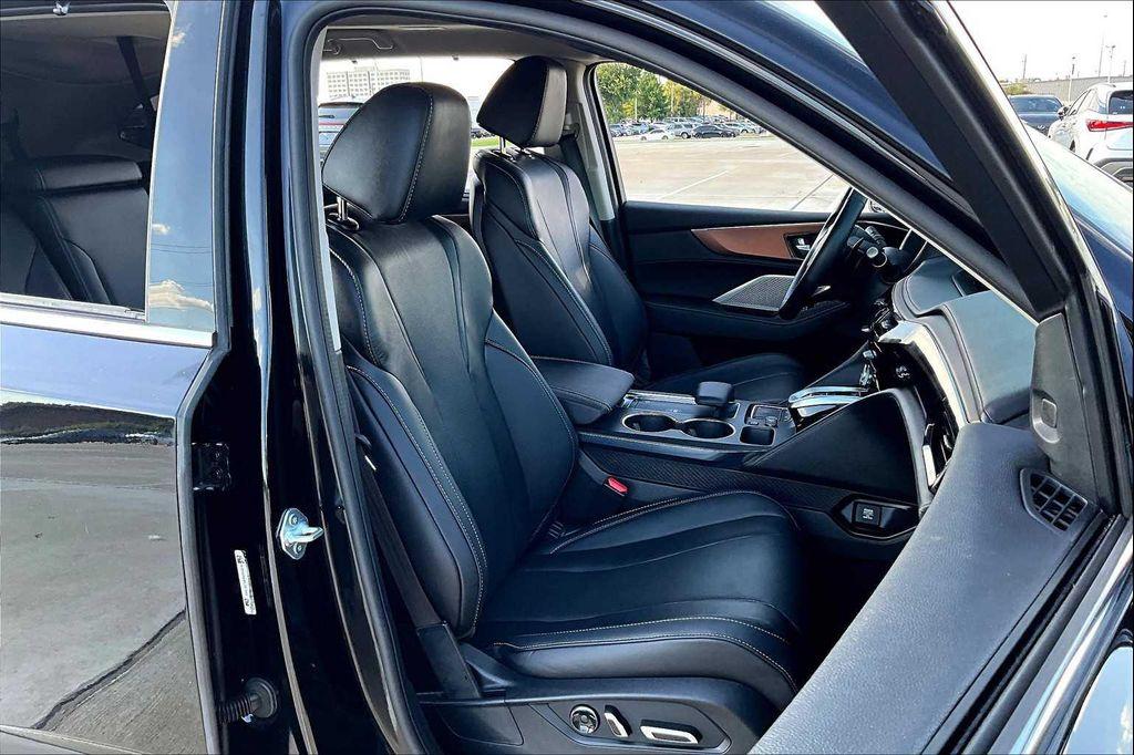 used 2022 Acura MDX car, priced at $34,081
