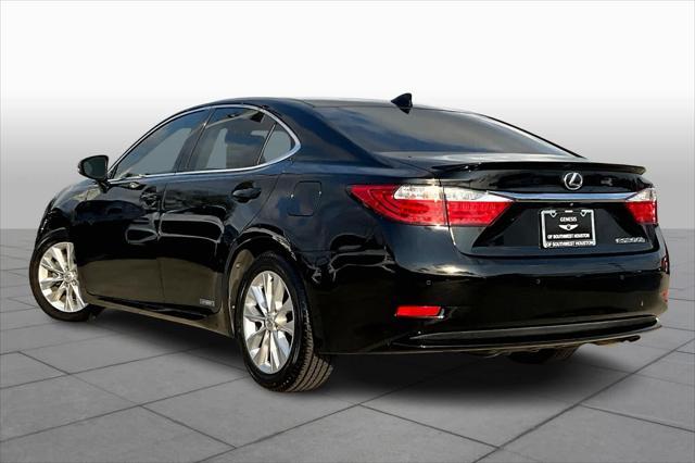 used 2015 Lexus ES 300h car, priced at $15,438