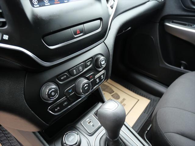 used 2019 Jeep Cherokee car, priced at $13,995
