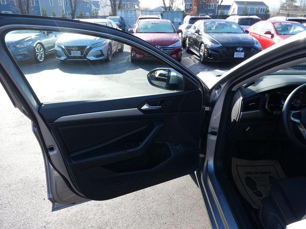 used 2024 Volkswagen Jetta car, priced at $18,995