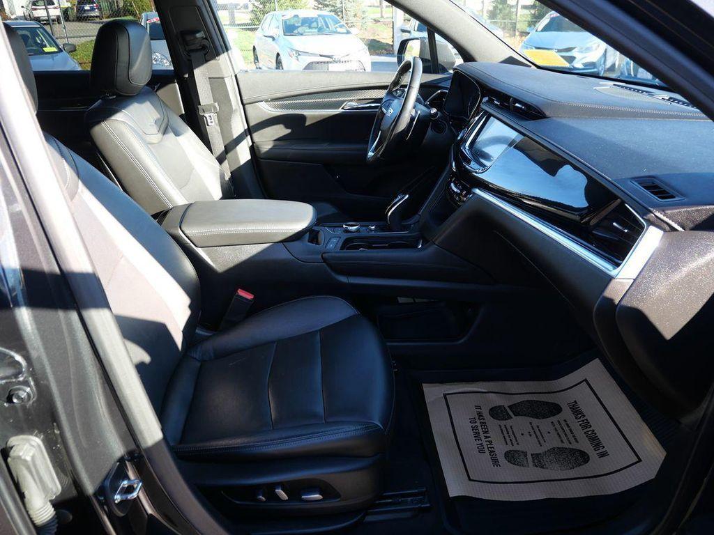 used 2020 Cadillac XT6 car, priced at $26,995