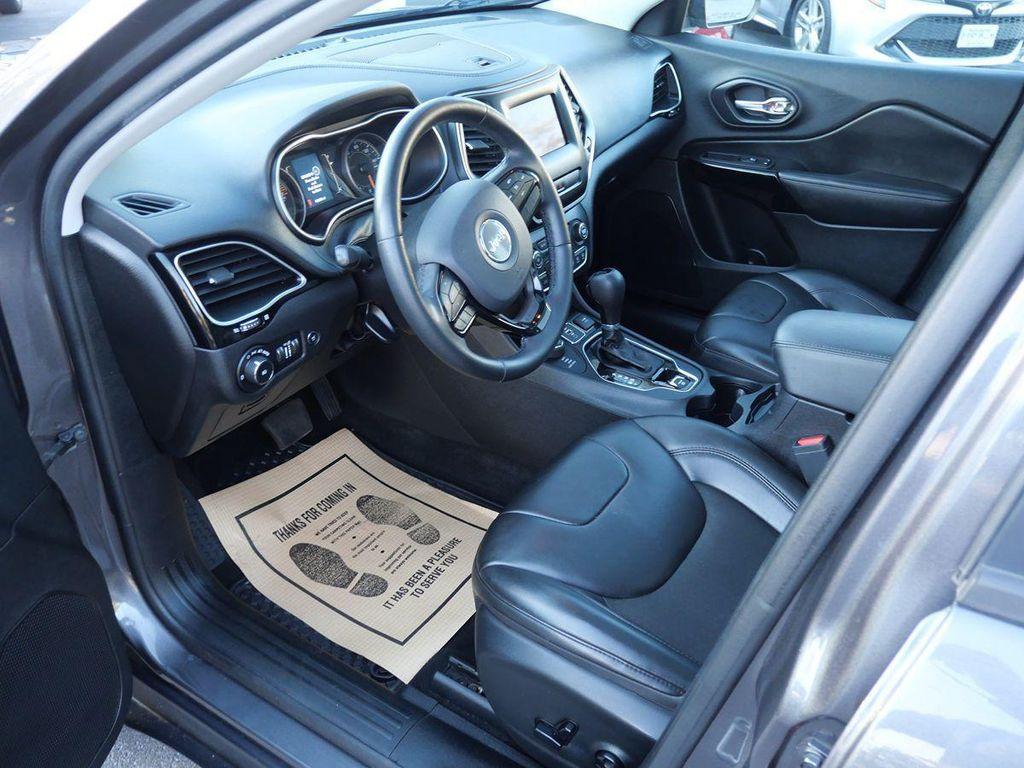 used 2020 Jeep Cherokee car, priced at $18,995