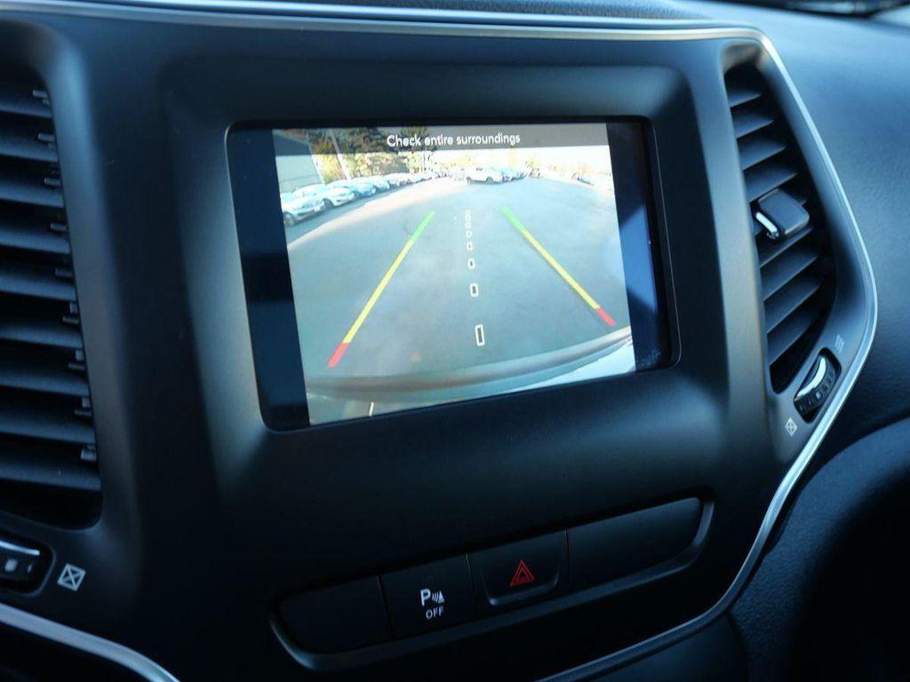 used 2020 Jeep Cherokee car, priced at $18,995