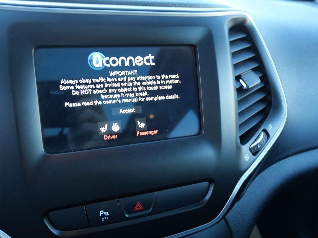 used 2020 Jeep Cherokee car, priced at $18,995