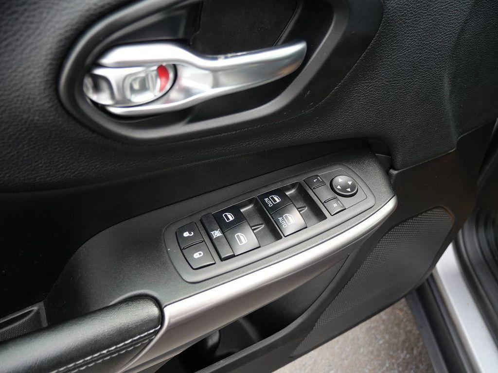 used 2019 Jeep Cherokee car, priced at $15,995