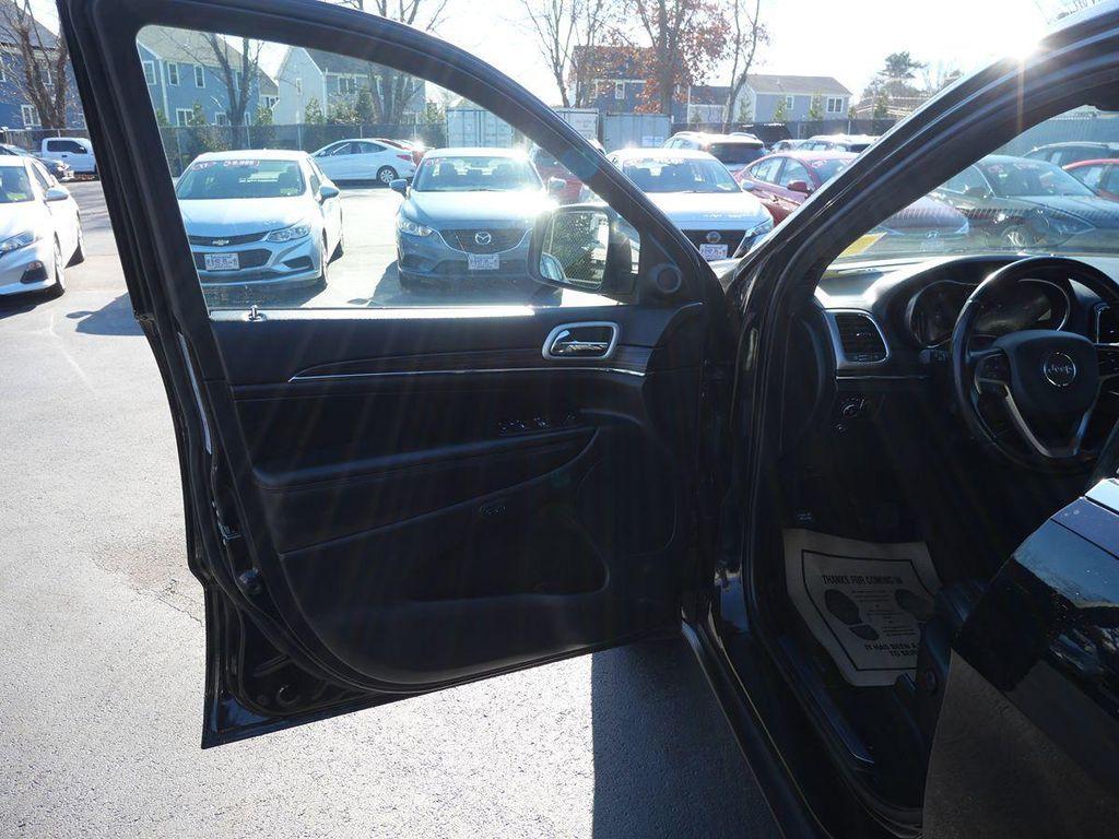 used 2022 Jeep Grand Cherokee car, priced at $25,995