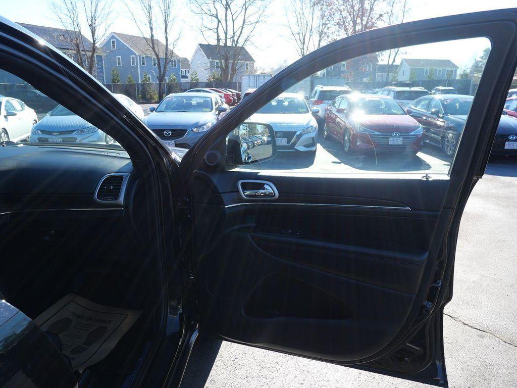 used 2022 Jeep Grand Cherokee car, priced at $25,995