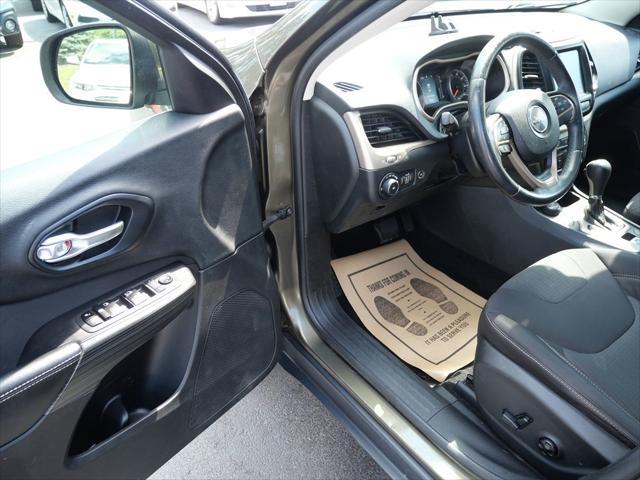 used 2015 Jeep Cherokee car, priced at $13,995