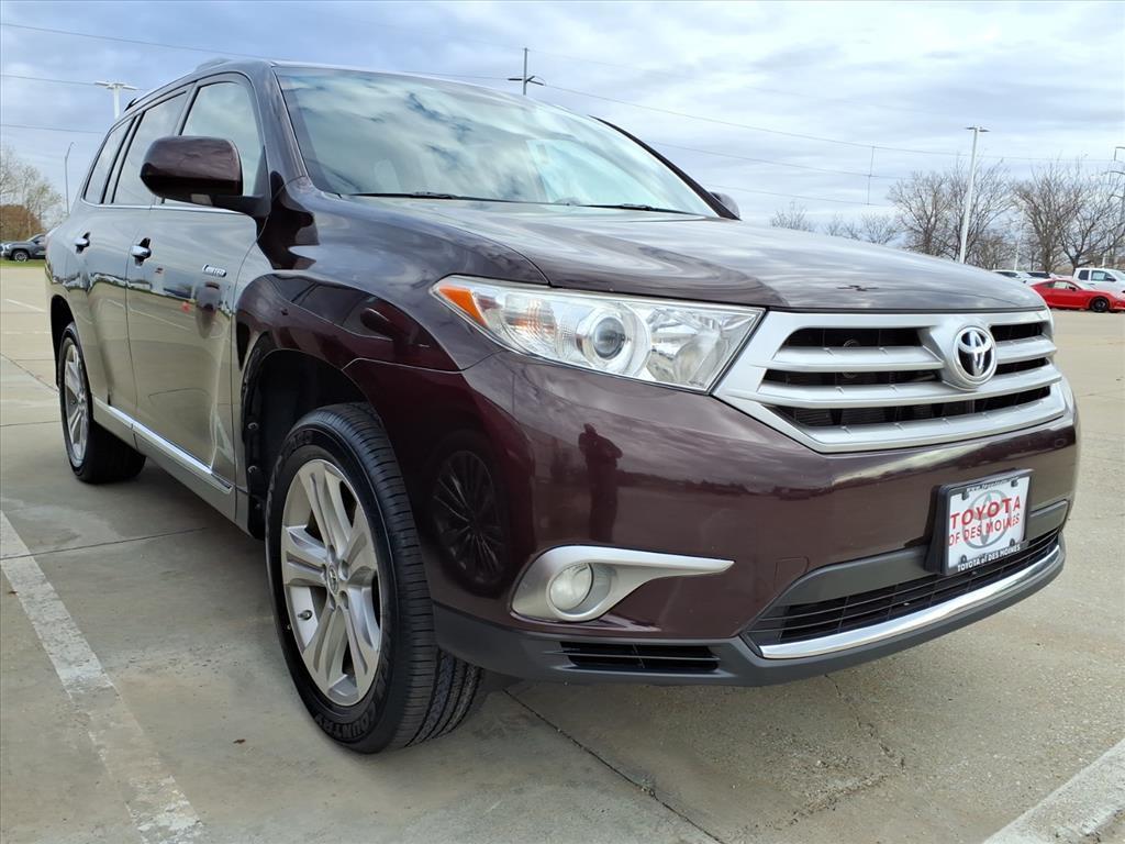 used 2013 Toyota Highlander car, priced at $14,999