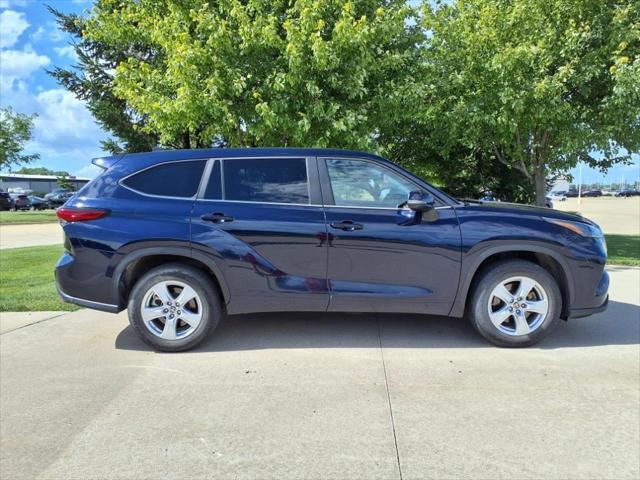 used 2023 Toyota Highlander car, priced at $33,999