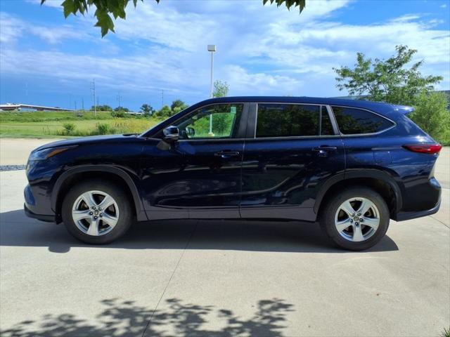 used 2023 Toyota Highlander car, priced at $33,999