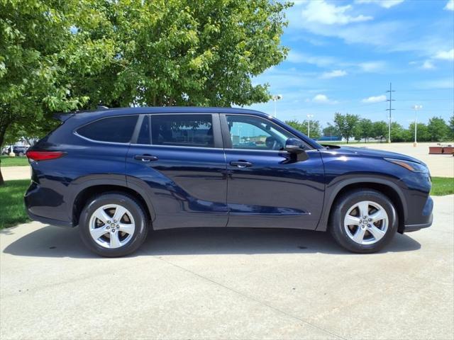 used 2023 Toyota Highlander car, priced at $33,999