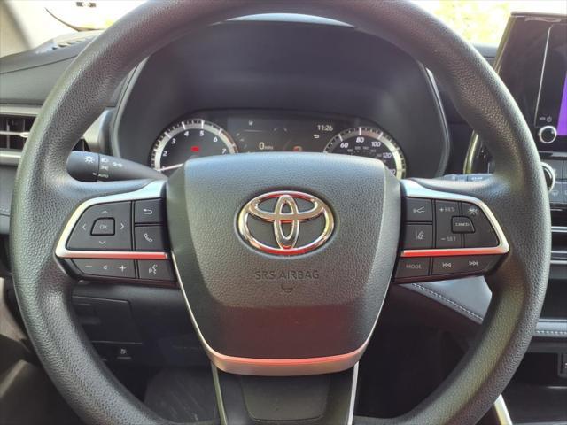 used 2023 Toyota Highlander car, priced at $33,999